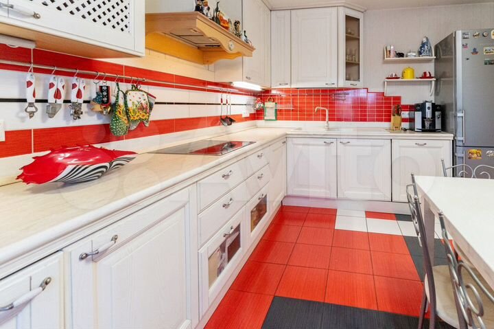 Коттедж 260,5 м² на участке 30 сот.