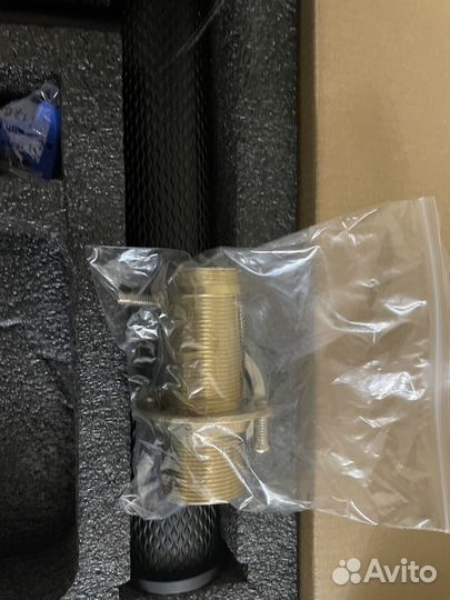 Кран для раковины в ванной