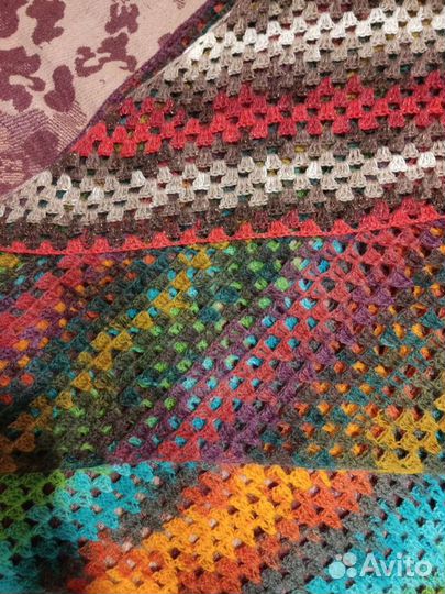 Ажурная шаль ручной работы