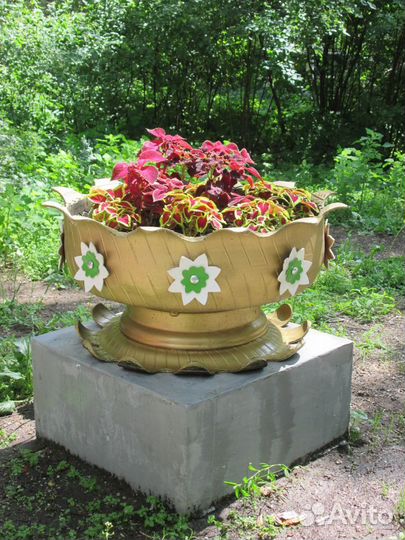 Садовый вазон