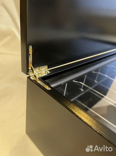 Деревянная шкатулка