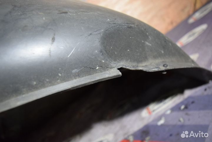 Подкрылок перед лево c BMW 7-Series E65 N62B40