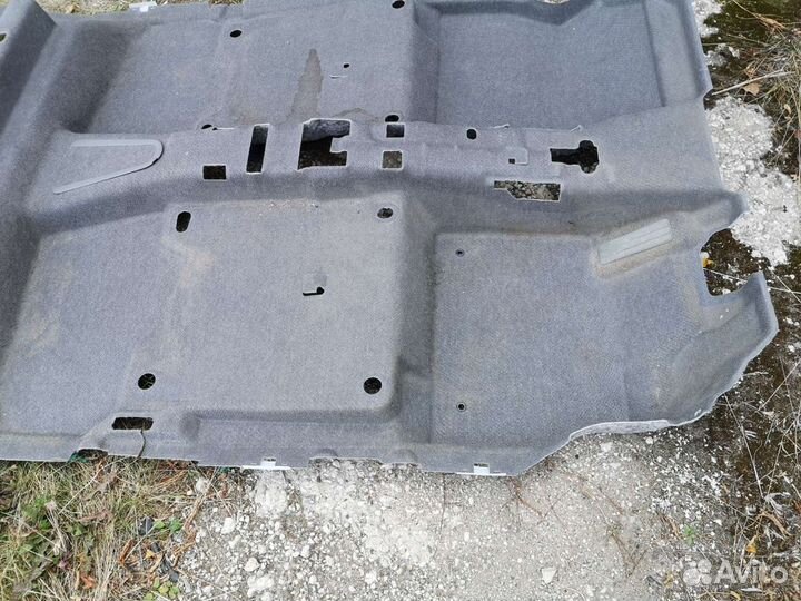 Ковролин пола салона Nissan Leaf