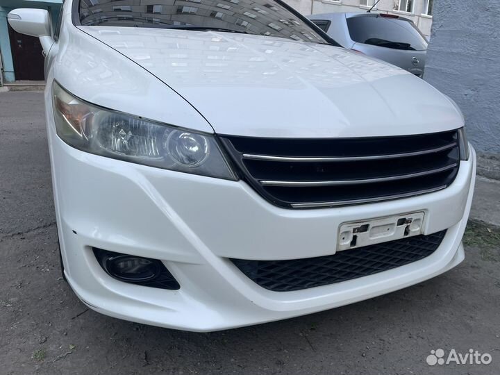 Решетка радиатора Honda Stream RN6-9