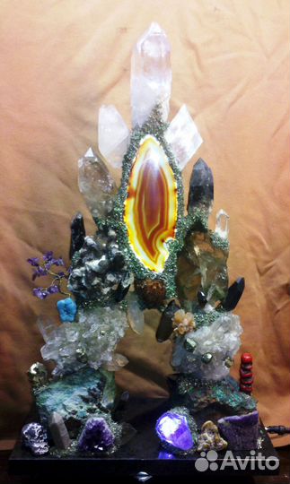 Горка минералогическая из самоцветов