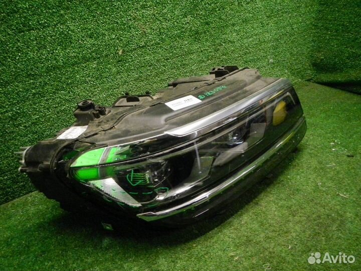 Фара правая Volkswagen Tiguan