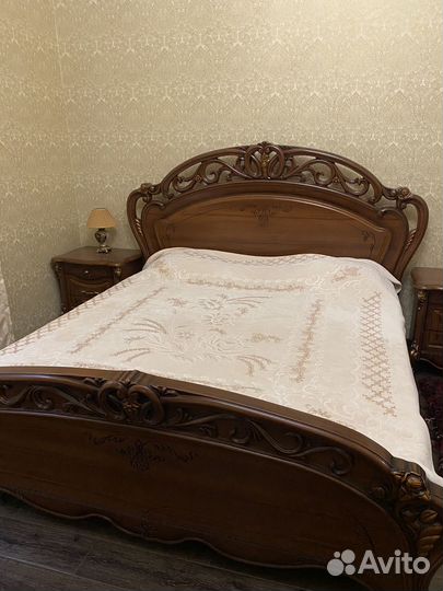 Спальный гарнитур