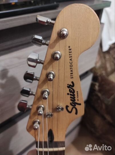 Электрогитара fender squier bullet tremolo sb