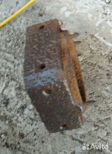 Газ М1 запчасть кпп и крепление бампера