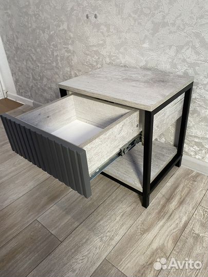 Тумбочка прикроватная