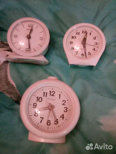 Будильники севани ссср/Sevani ussr белые