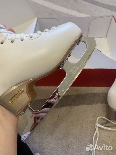 Фигурные коньки edea 200