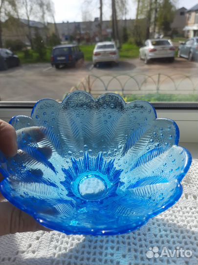 Салатницы и конфетницы из цветного стекла