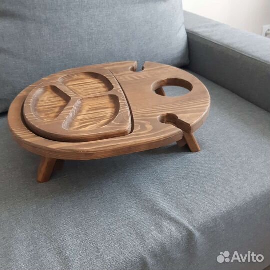 Винный столик на две персоны с менажницей