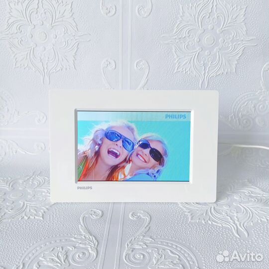 Цифровая фоторамка Phillips SPF1327