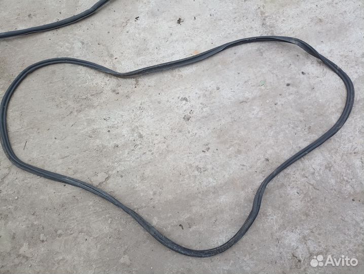 Уплотнительная резинка багажника Skoda Octavia a7