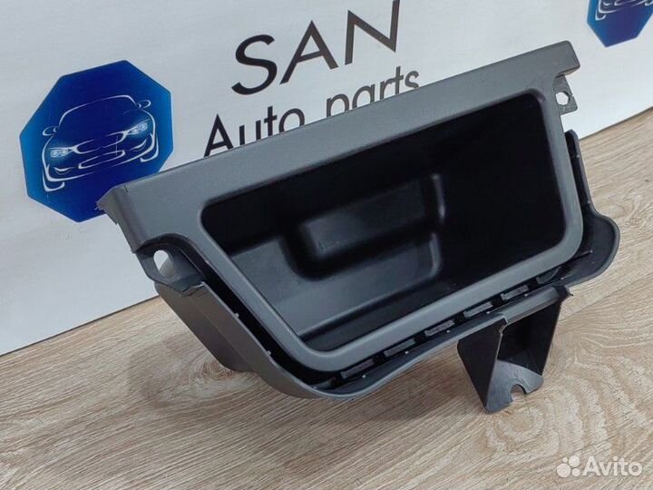 Отделение для мелких вещей правое Bmw X5 Рест E70