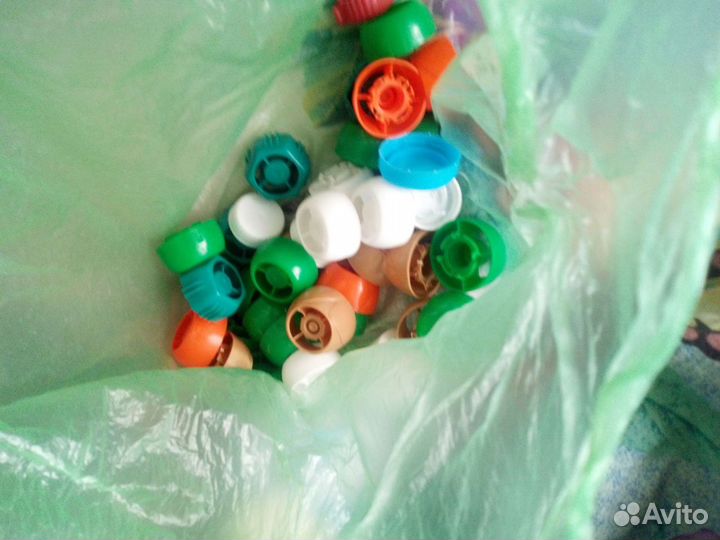 Крышечки (много) пластиковые