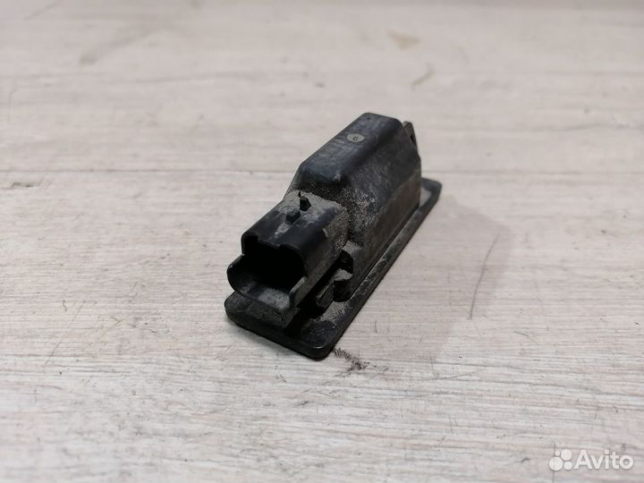 Плафон заднего номера бардачка Citroen C4