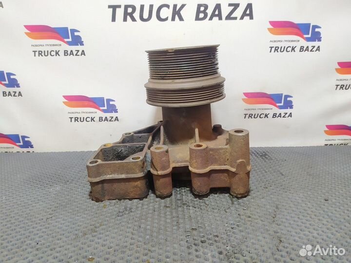 4920465 Насос водяного охлаждения Volvo VNL