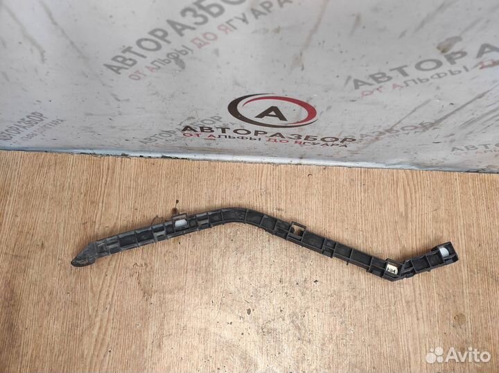 Кронштейн заднего бампера правый Honda Accord VI