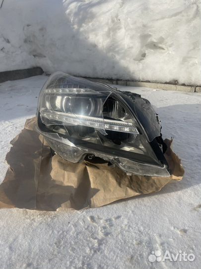 Фара на mercedes cls 2012