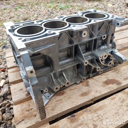 Шорт-Блок двигателя Renault Nissan 2TRB702 2.5