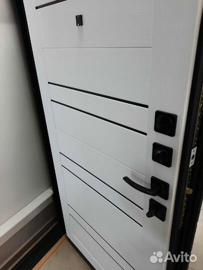 Двери входные Люкс со склада