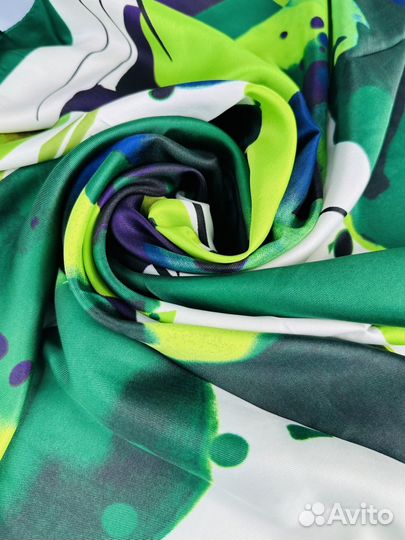 Зеленый шелковый платок Dior