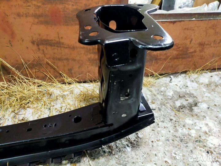 Усилитель бампера Ford