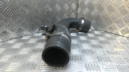 Патрубок воздушного фильтра toyota avensis T25 (89