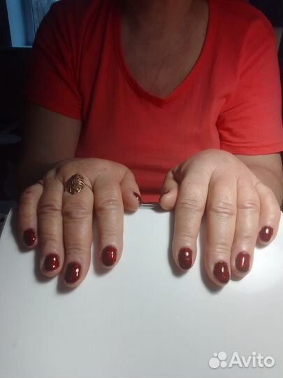 Мастер по маникюру