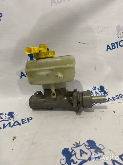 Главный тормозной цилиндр Skoda Octavia Tour A4