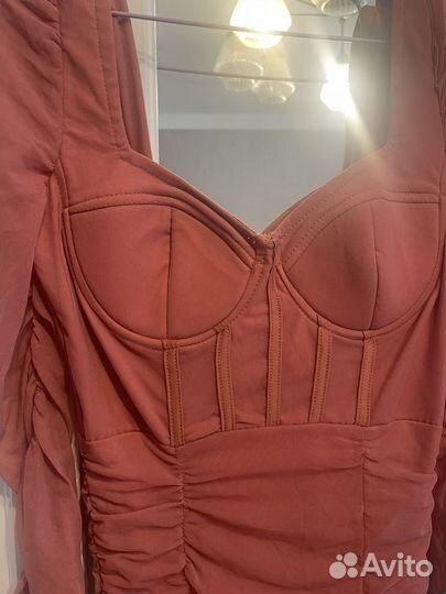 Коктейльное корсетное платье коралловое