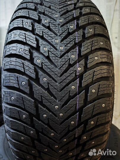 Nokian Tyres Hakkapeliitta 10p SUV 275/55 R20 117T