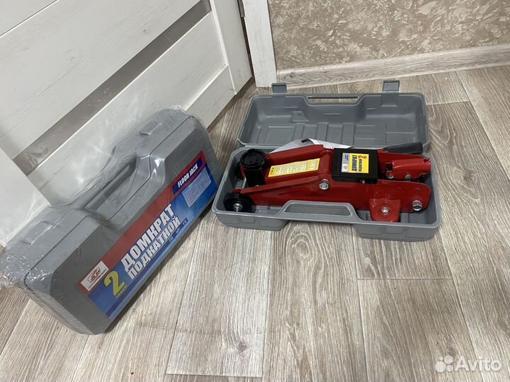 Домкрат гидравлический подкатной