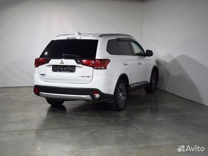 Mitsubishi Outlander 2.4 CVT, 2017, 165 000 км