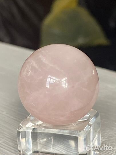 Розовый кварц шар камень кристалл