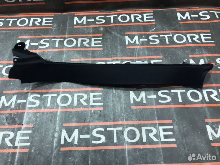 Обшивка салона задняя левая Mercedes-Benz