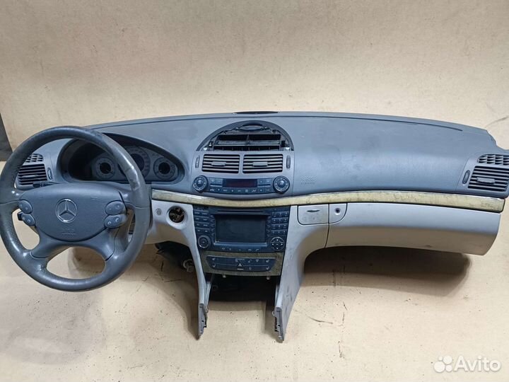 Торпедо Mercedes W211