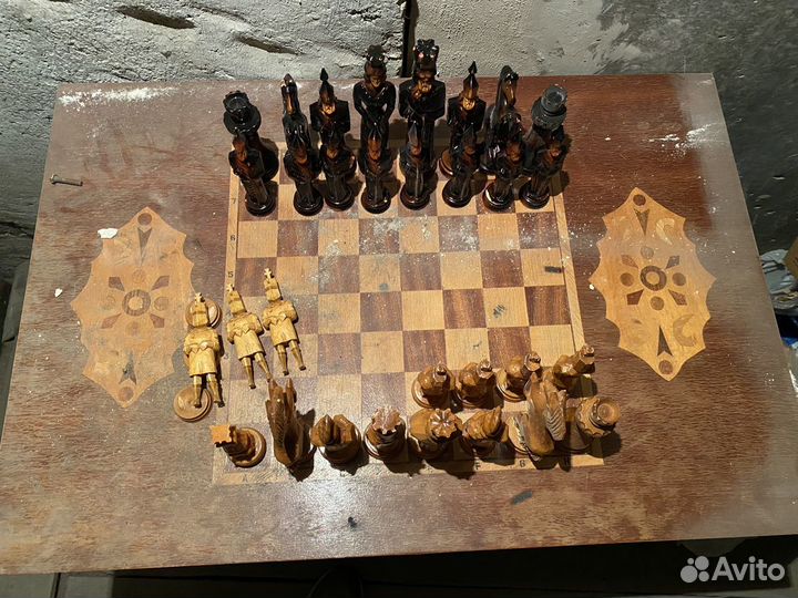 Шахматный стол