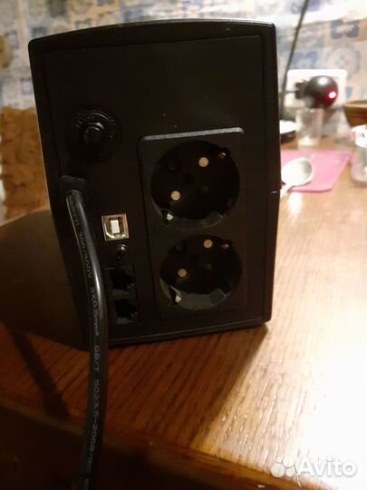 Источник бесперебойного питания