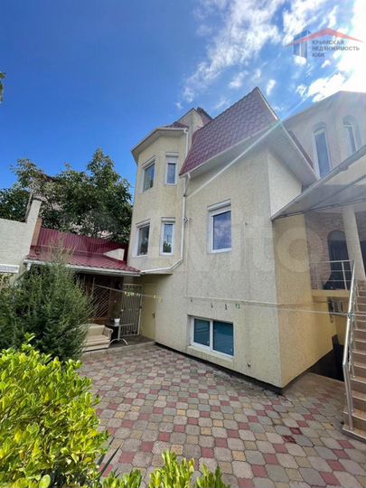 Дом 280 м² на участке 4 сот.