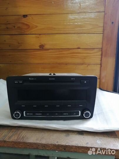 Продам автомагнитолу Swing