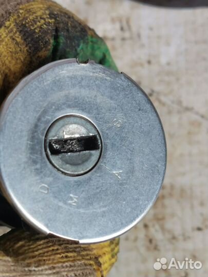 Замок зажигания с ключом и дефектом LADA Largus