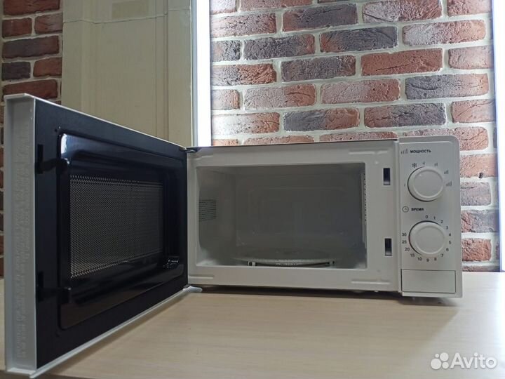 Микроволновая печь 20 L solo 20MM701W leff