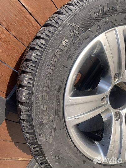 Goodyear UltraGrip 500 215/65 R16 98T