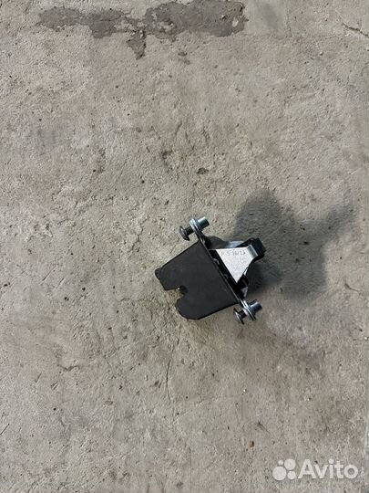 Замок багажника skoda octavia a5