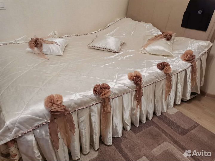 Покрывало на кровать +3 подушки