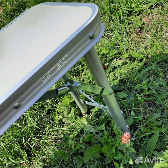 Стол складной скамейками для отдыха на природе